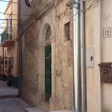 Parva Domus Intera Casa Indipendente In Centro Casa vacanze Modica